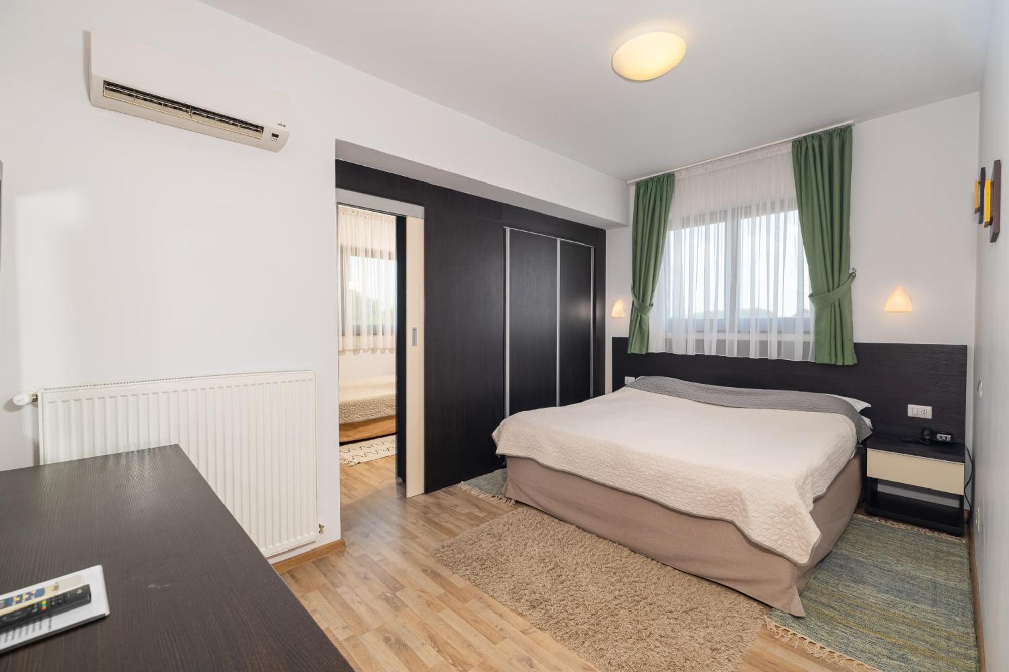 Hotel Armonia By Aristocratis Targu Neamt Exterior foto
