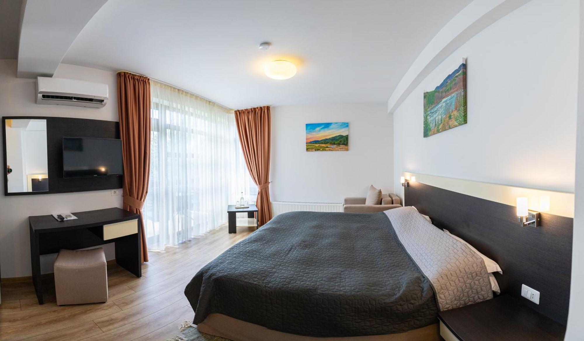 Hotel Armonia By Aristocratis Targu Neamt Exterior foto